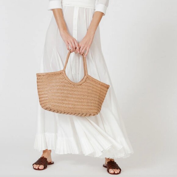 Dragon Diffusion NANTUCKET BIG natural Handcrafted leather Tote NWOT - Picture 2 of 8